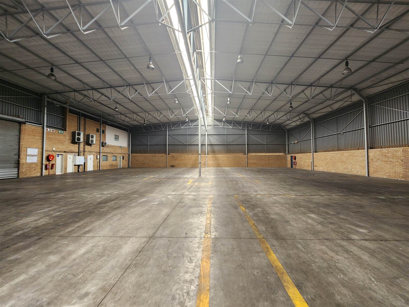 1250  m² Industrial space in Spartan photo number 8