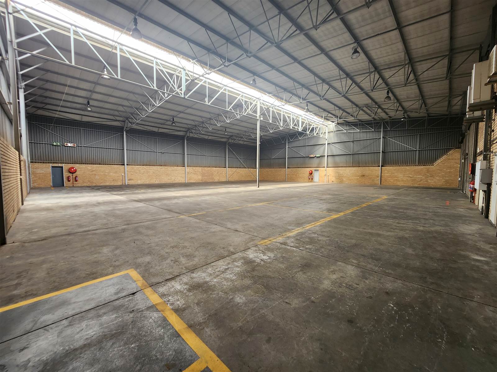 1250  m² Industrial space in Spartan photo number 4