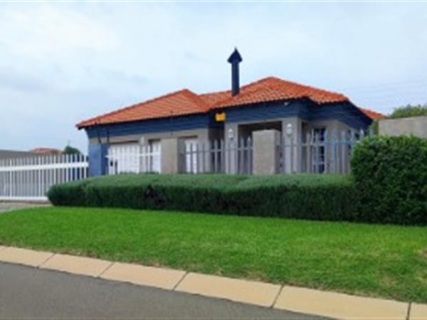 3 Bedroom House 3 Bedroom House