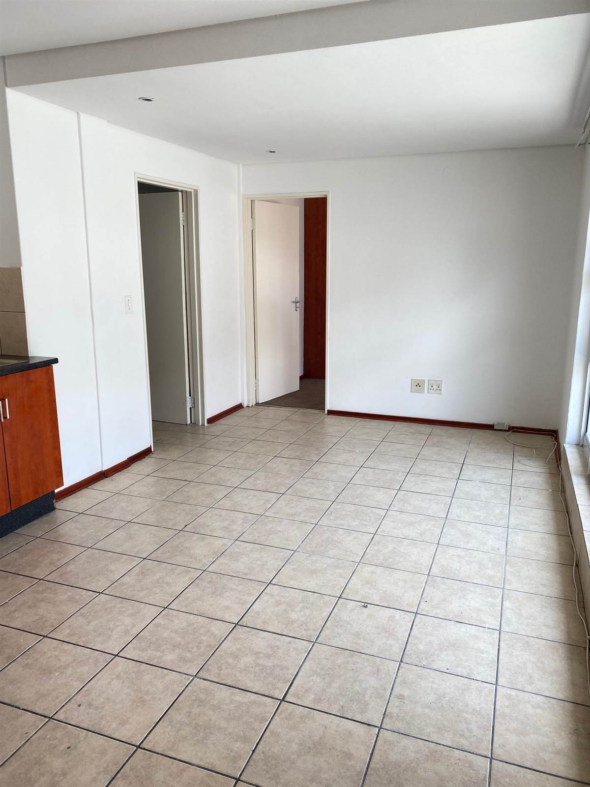 1 Bed Apartment in Braamfontein photo number 3