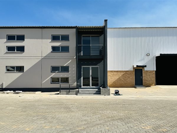 615  m² Industrial space in Knopjeslaagte
