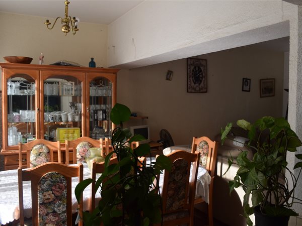 2 Bed Apartment in Troyeville