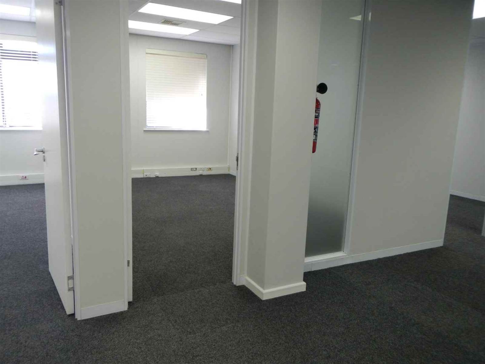 235  m² Office Space in Westlake photo number 12