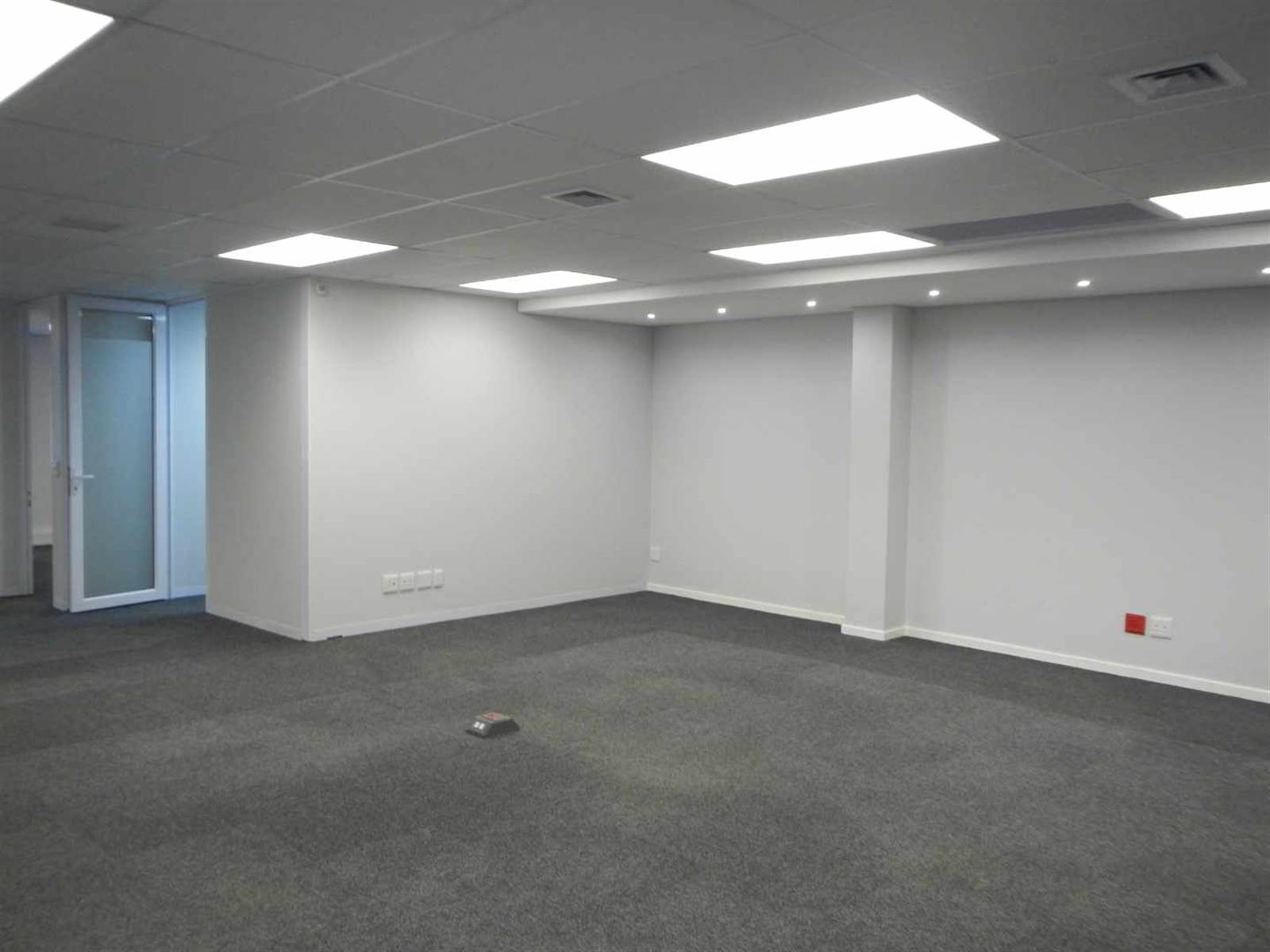 235  m² Office Space in Westlake photo number 7