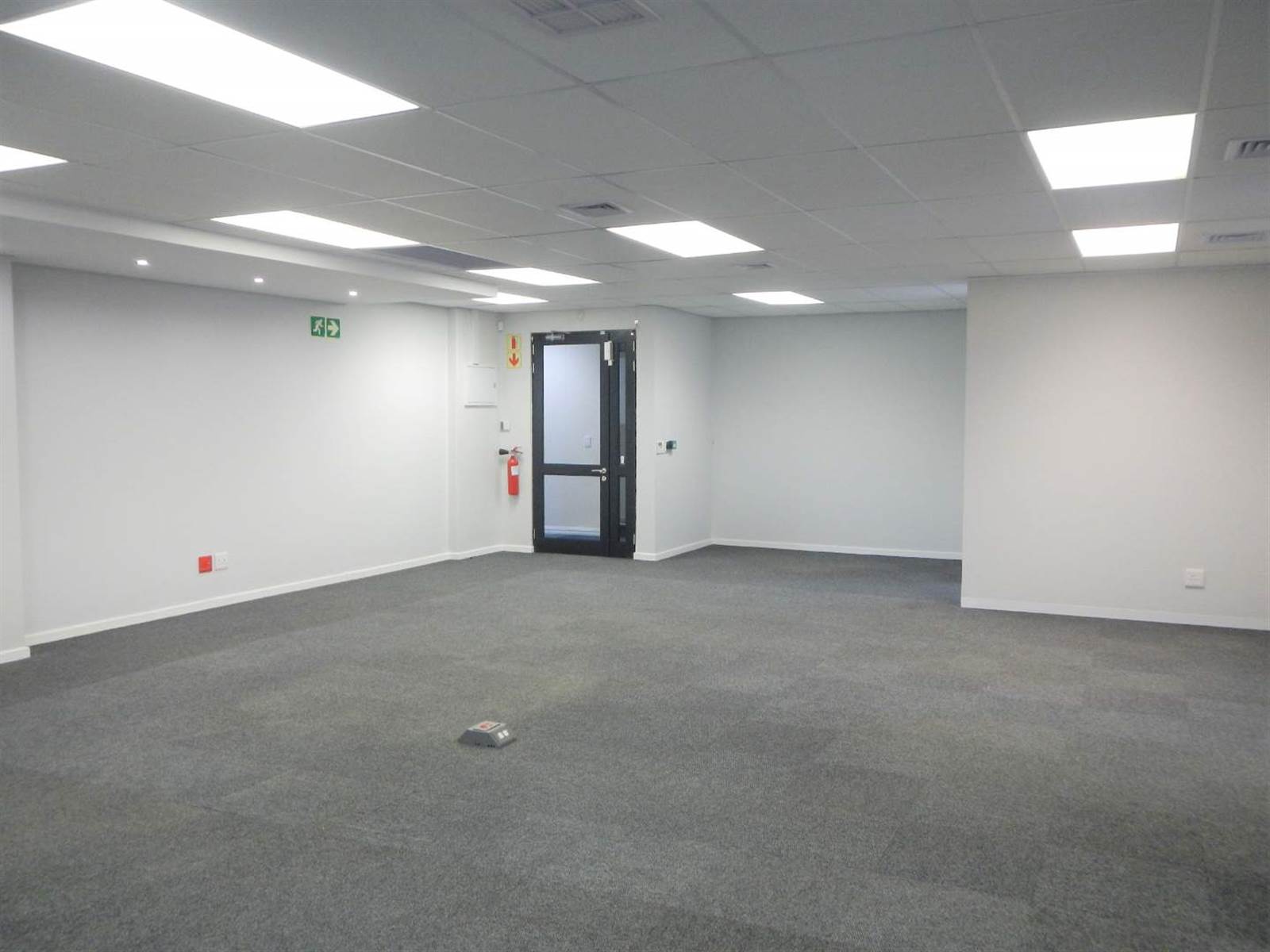 235  m² Office Space in Westlake photo number 9