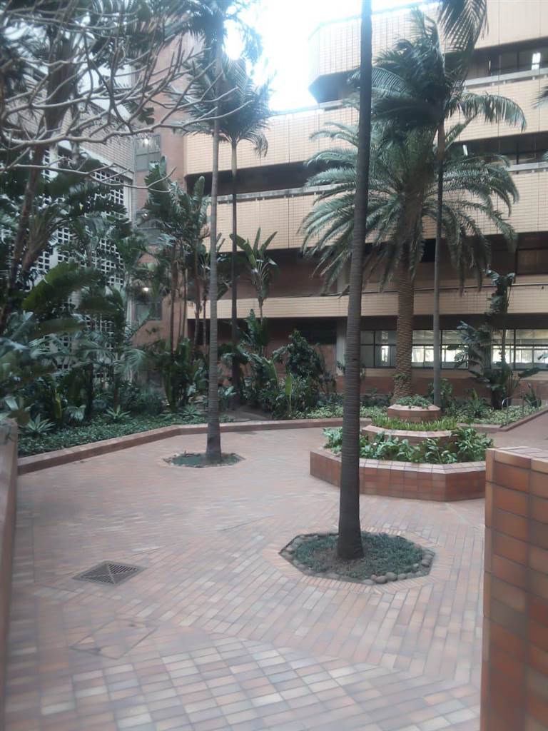 280  m² Commercial space in Durban CBD photo number 1