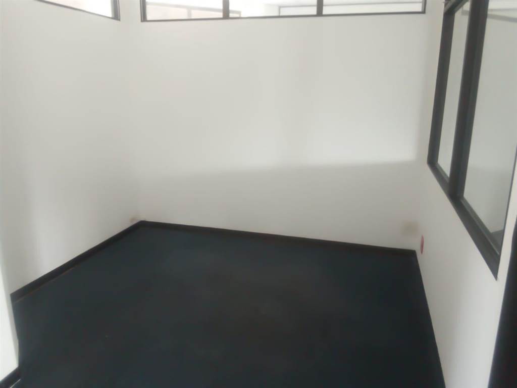 280  m² Commercial space in Durban CBD photo number 11