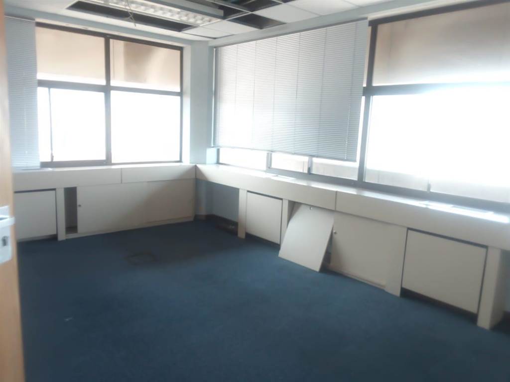 280  m² Commercial space in Durban CBD photo number 10