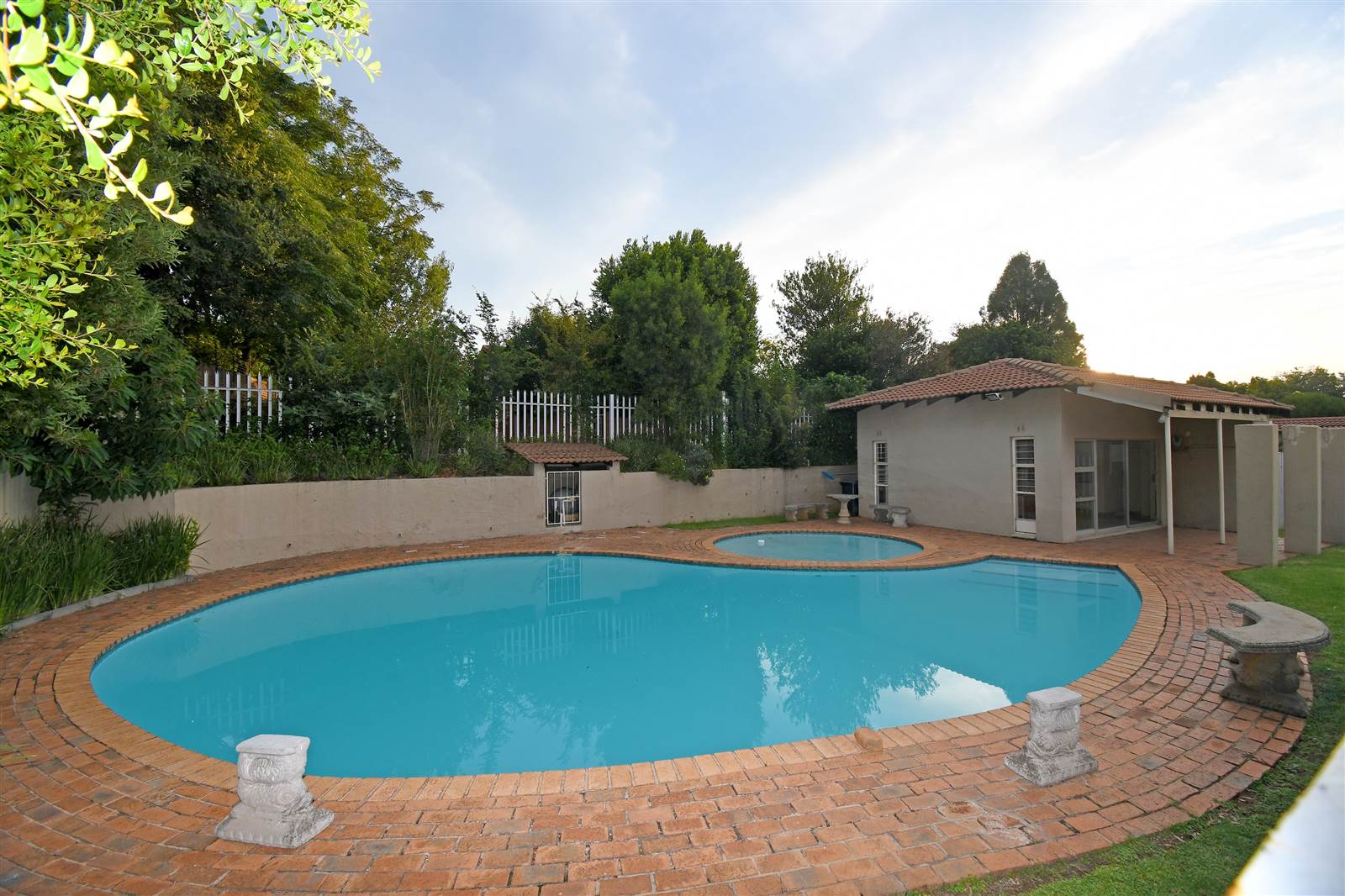 4 Bed Townhouse in Corlett Gardens photo number 29