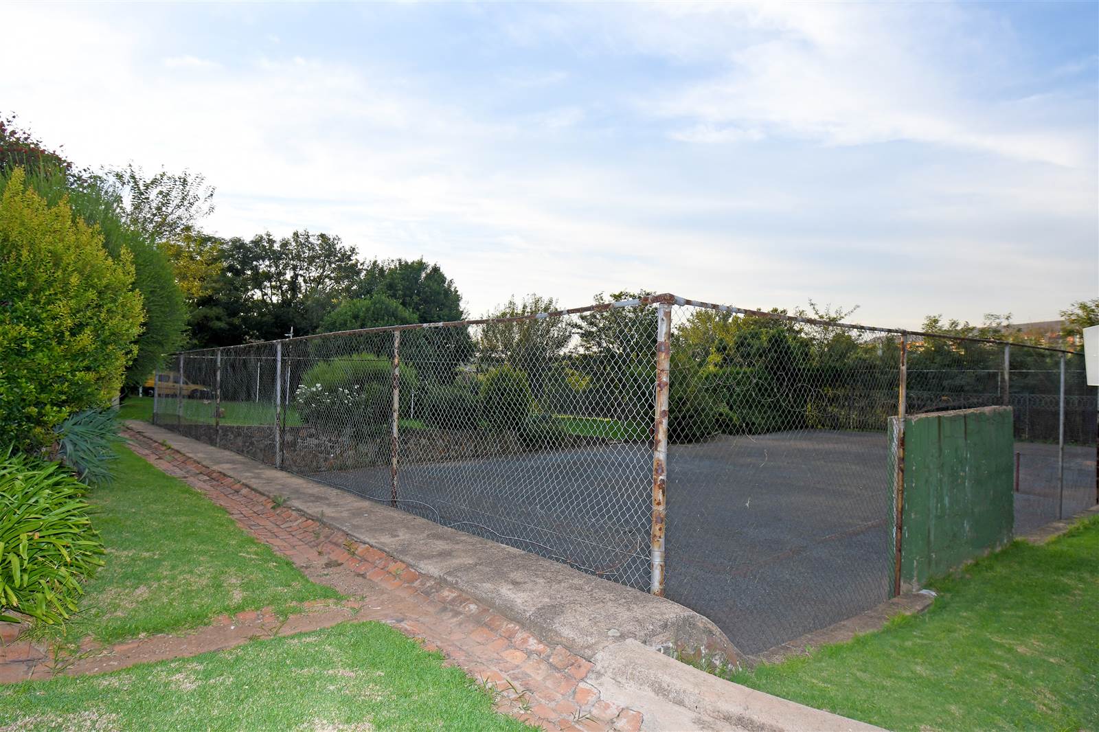 4 Bed Townhouse in Corlett Gardens photo number 25