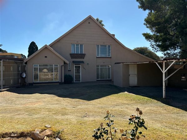 5 Bedroom House 5 Bedroom House