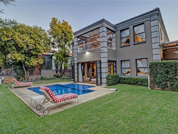 4 Bedroom House 4 Bedroom House