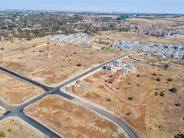 808 m² Land