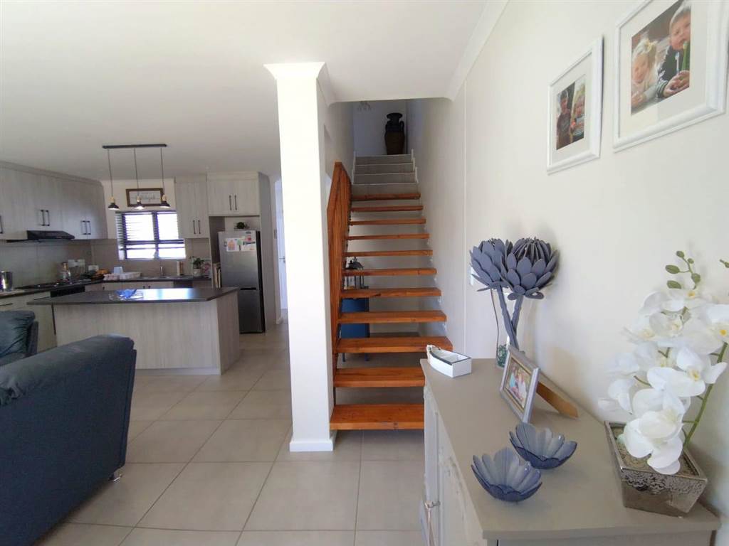 3 Bed Townhouse in Vredenburg photo number 14