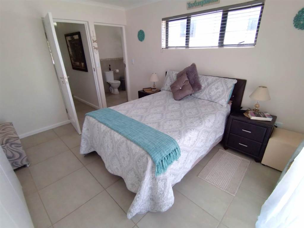 3 Bed Townhouse in Vredenburg photo number 18