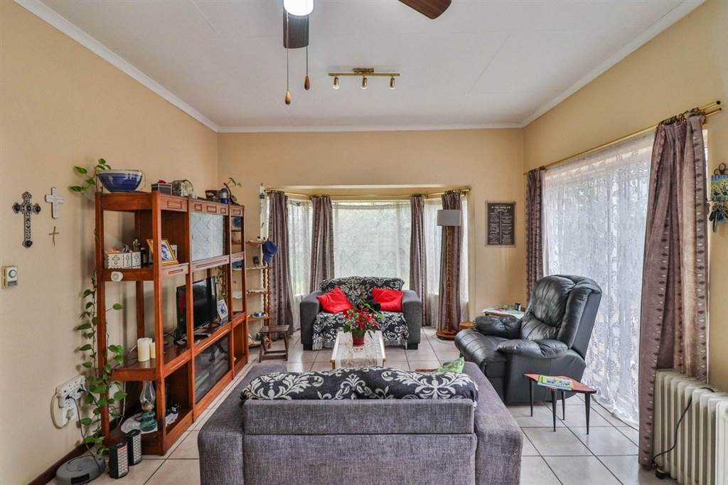 3 Bed House in Northmead photo number 5