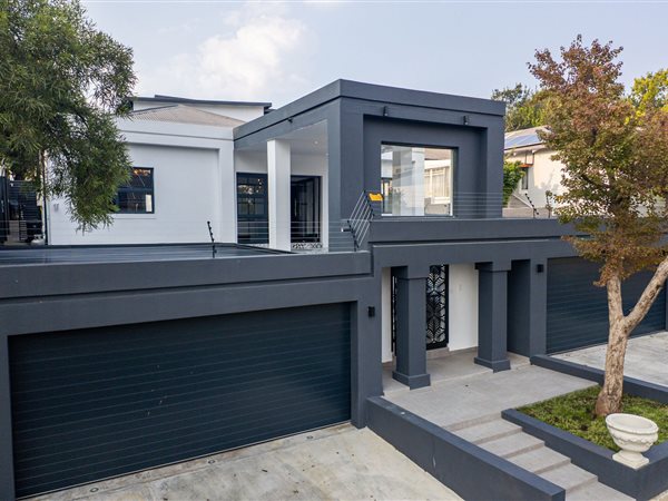 4 Bedroom House 4 Bedroom House