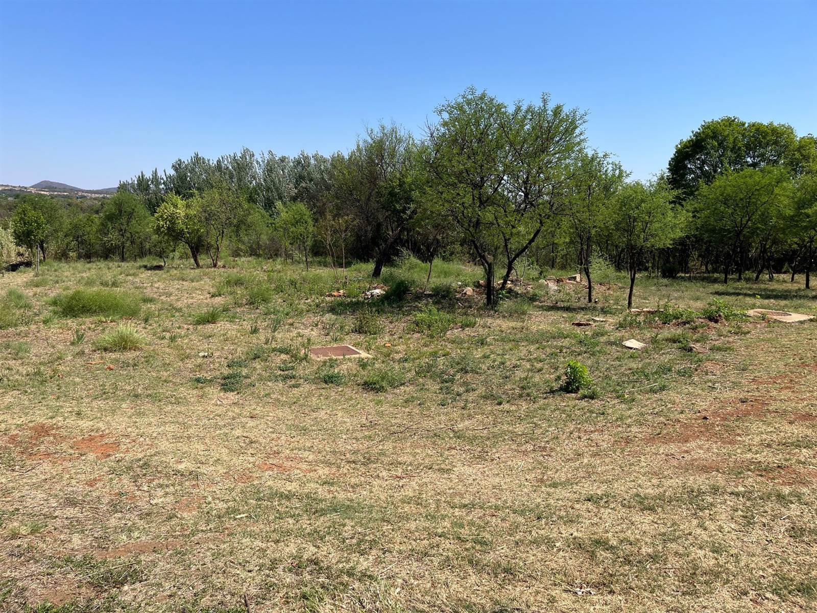 1814 m² Land available in Estate D Afrique photo number 8