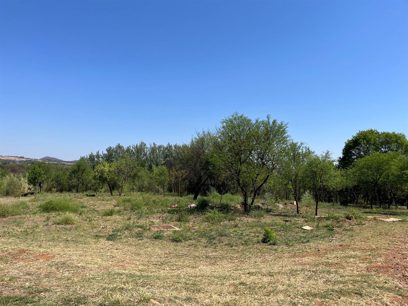 1814 m² Land available in Estate D Afrique photo number 7