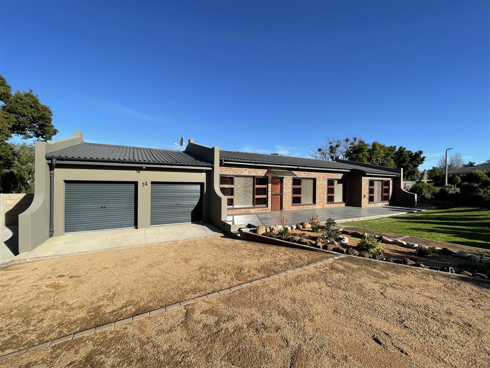 4 Bed House in Riversdale photo number 2