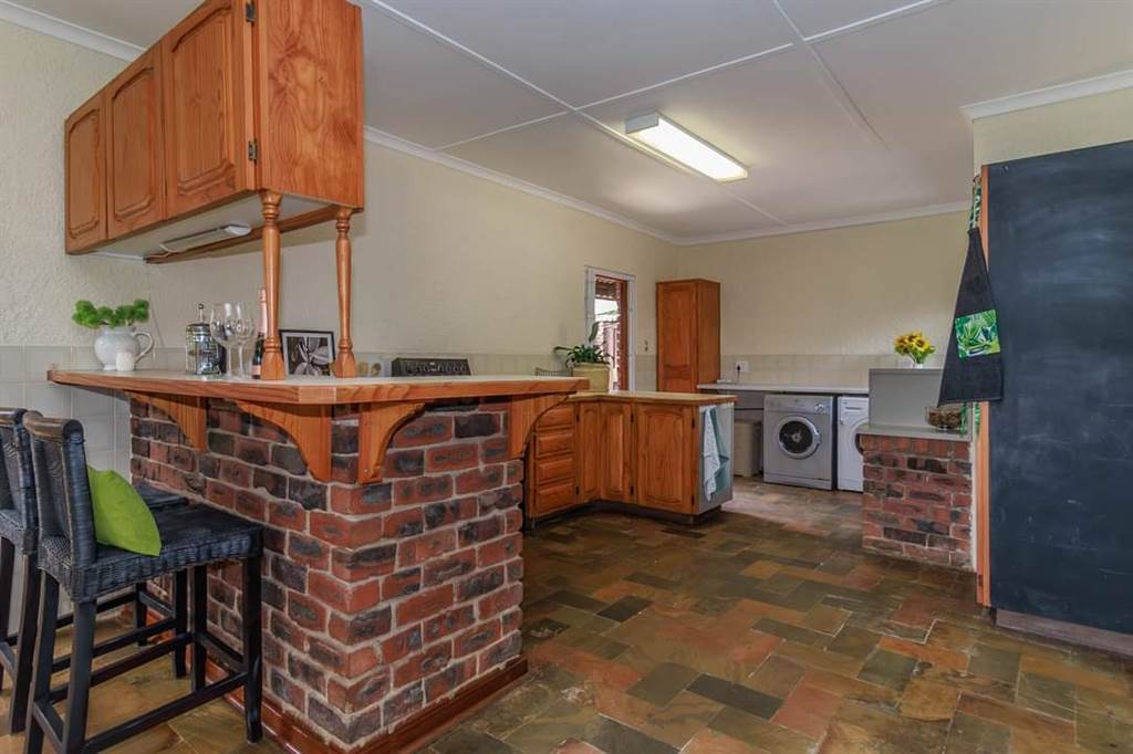4 Bed Duplex in Kloof photo number 6