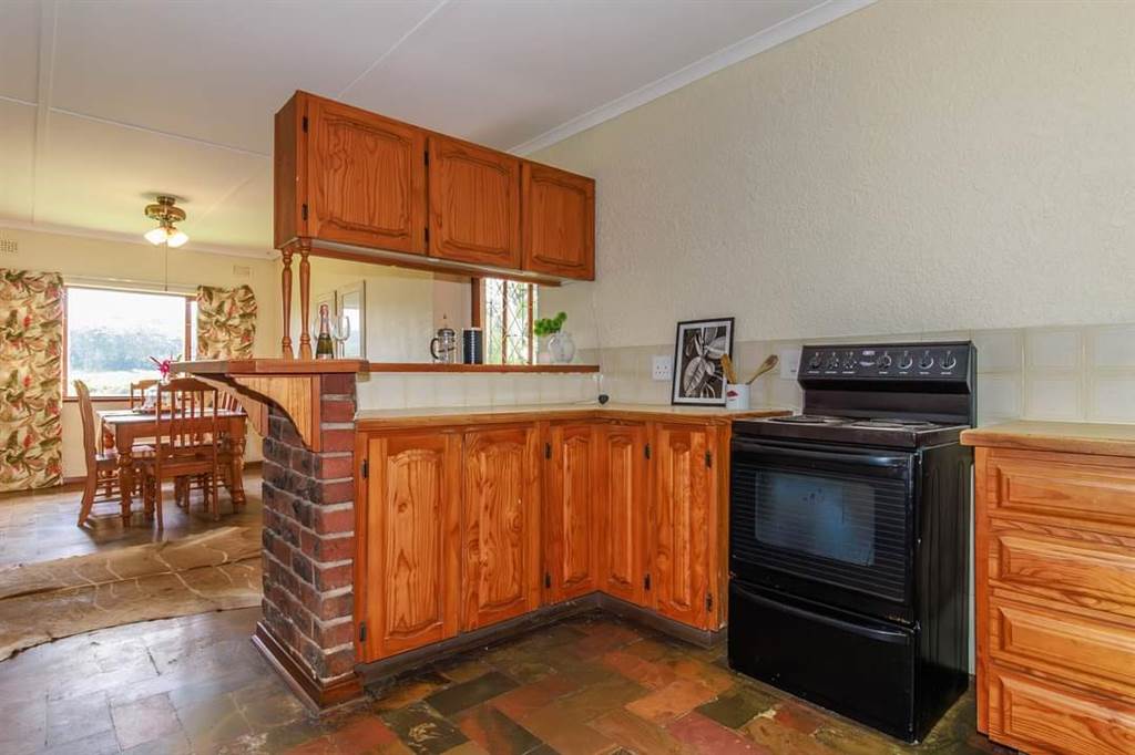 4 Bed Duplex in Kloof photo number 8