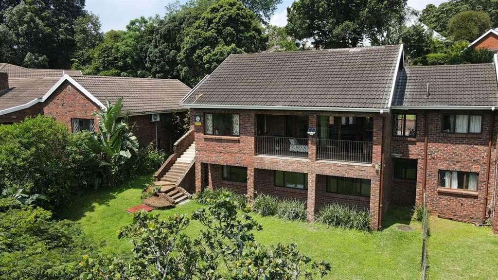 4 Bed Duplex in Kloof photo number 1