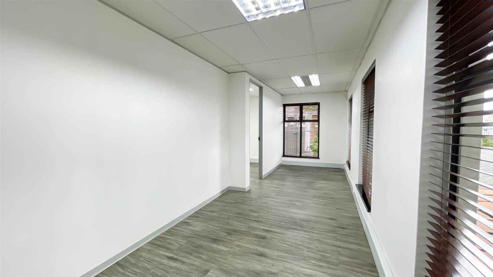 186  m² Commercial space in Bedfordview photo number 16