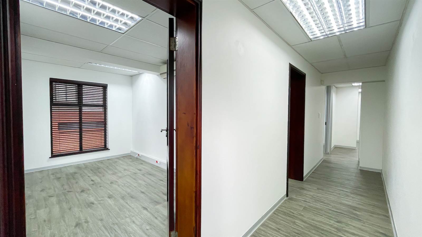 186  m² Commercial space in Bedfordview photo number 8