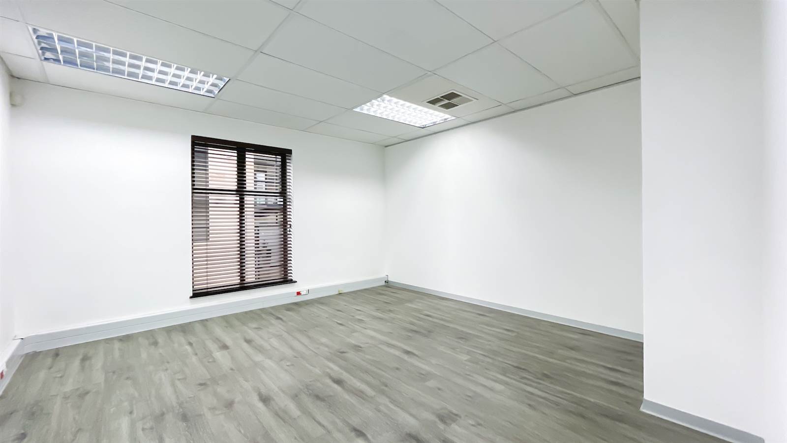 186  m² Commercial space in Bedfordview photo number 10