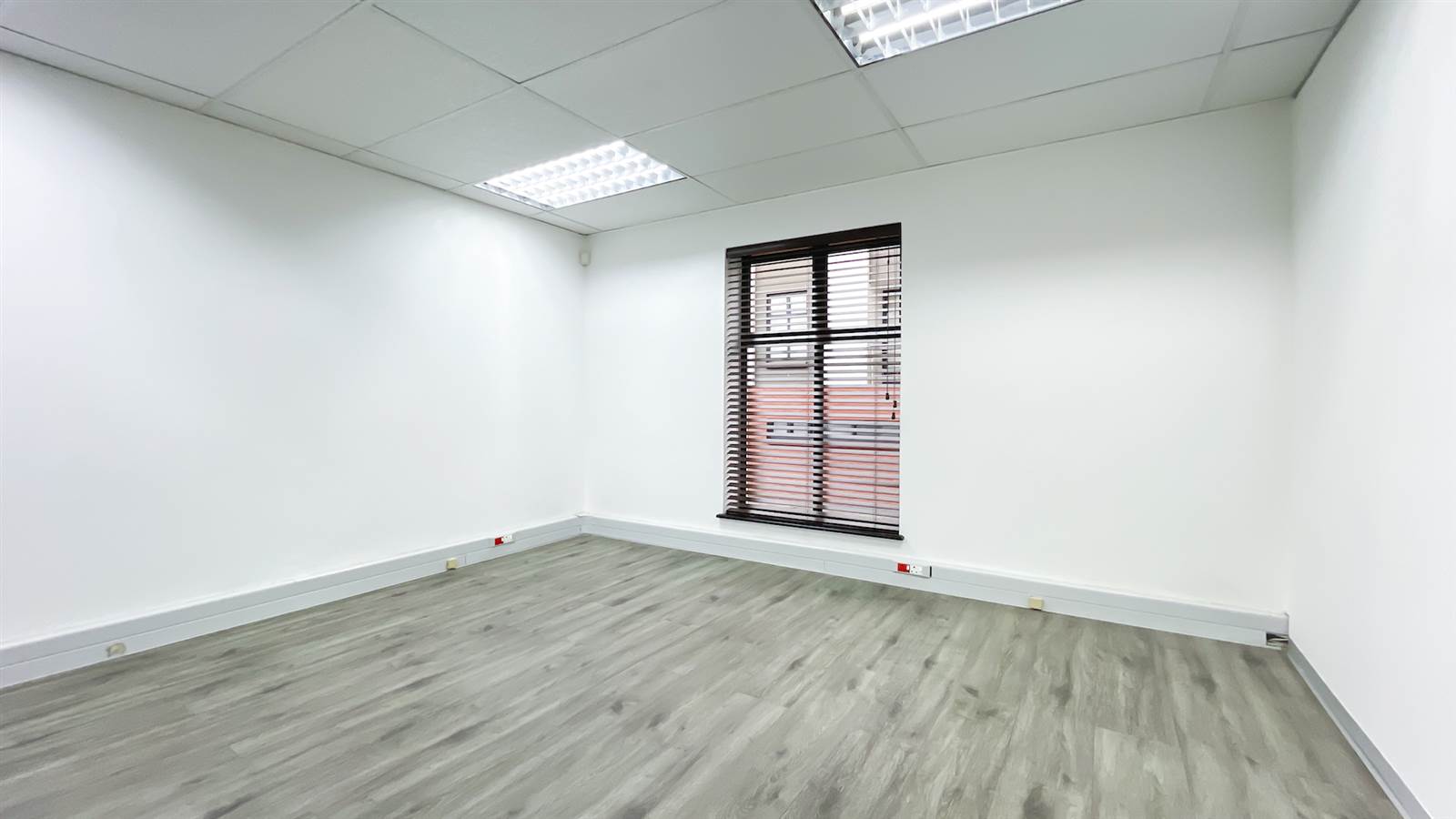 186  m² Commercial space in Bedfordview photo number 12