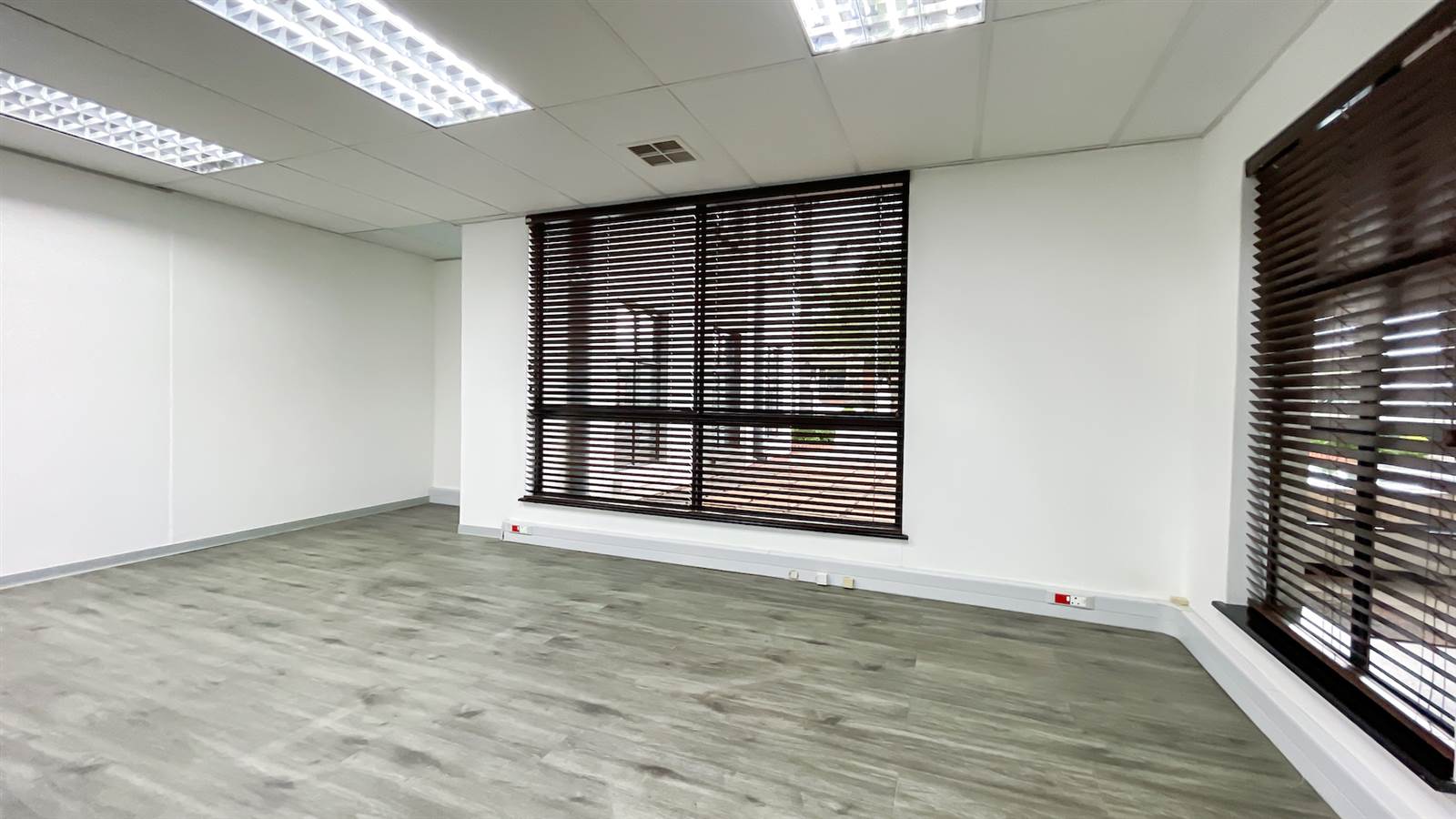 186  m² Commercial space in Bedfordview photo number 26