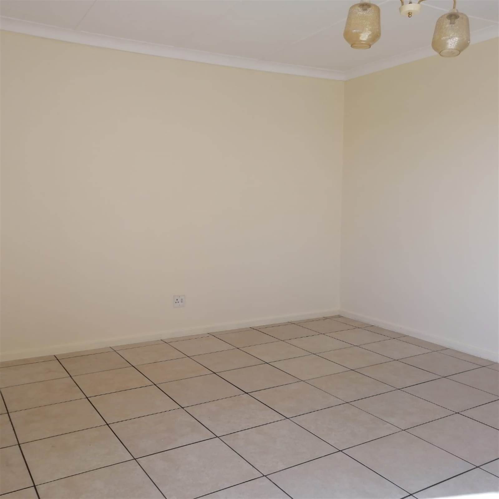 2 Bed Apartment in Carletonville photo number 5