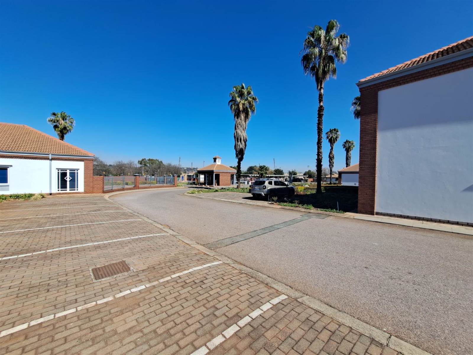 302  m² Commercial space in Centurion CBD photo number 2