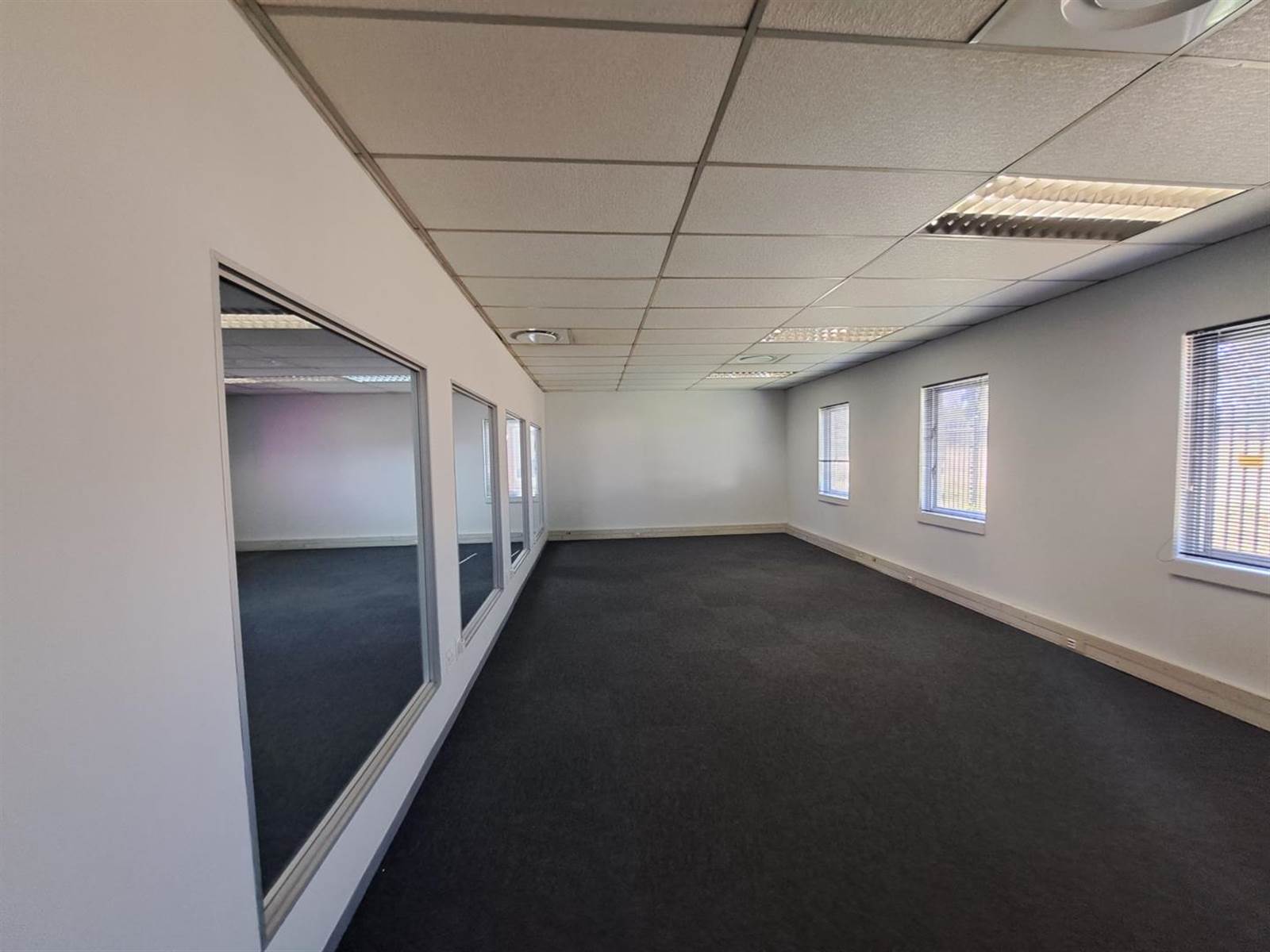 302  m² Commercial space in Centurion CBD photo number 8