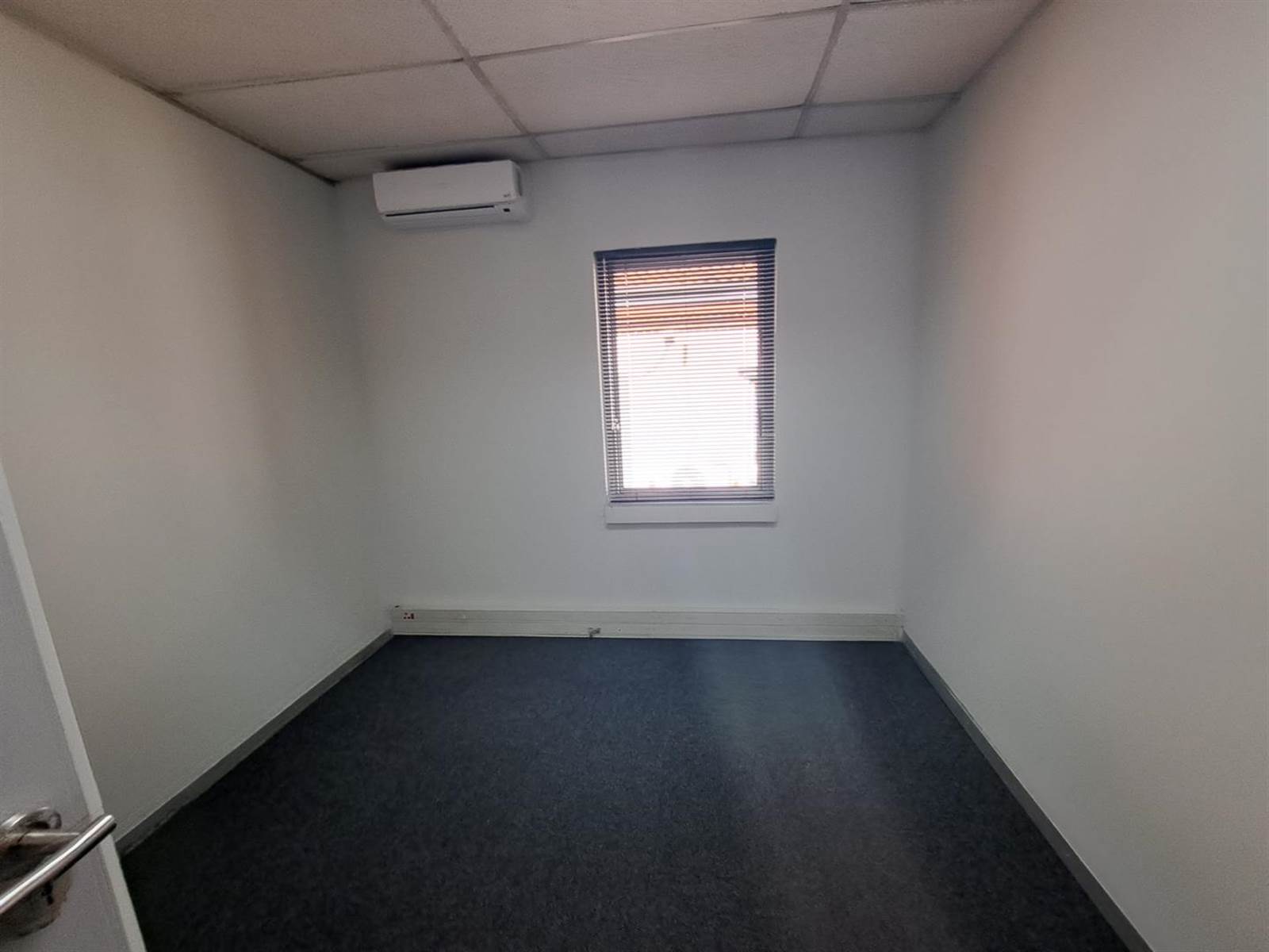 302  m² Commercial space in Centurion CBD photo number 12