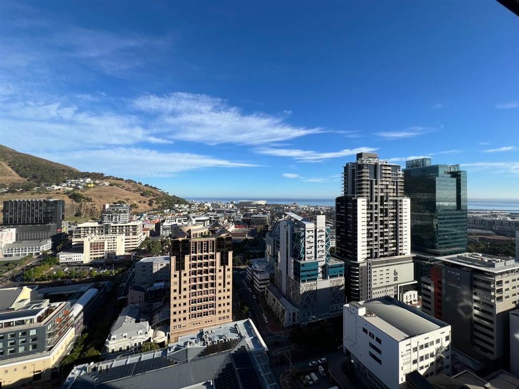 700  m² Commercial space in Cape Town City Centre photo number 3