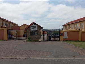 2 Bed Townhouse in Grobler Park