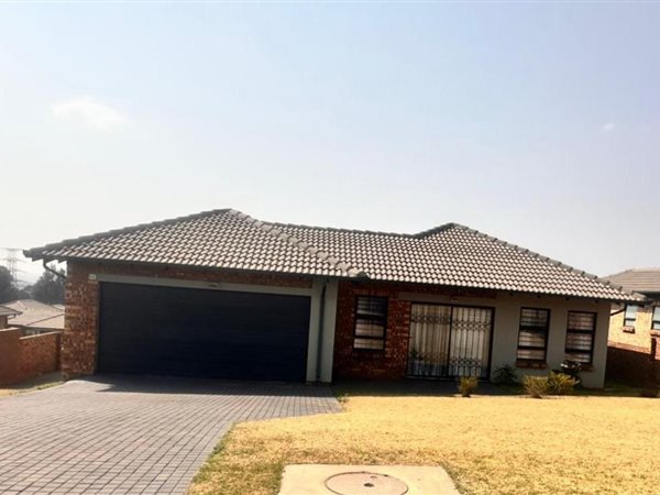 3 Bedroom Townhouse 3 Bedroom Townhouse