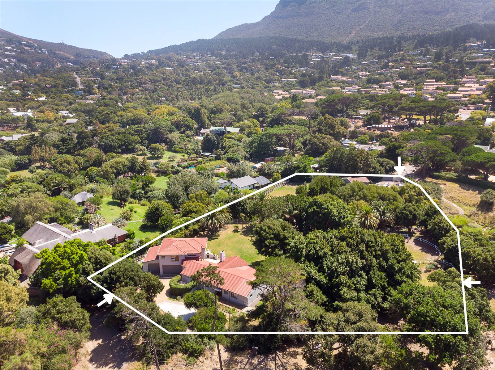 8 Bed House in Hout Bay and surrounds photo number 2