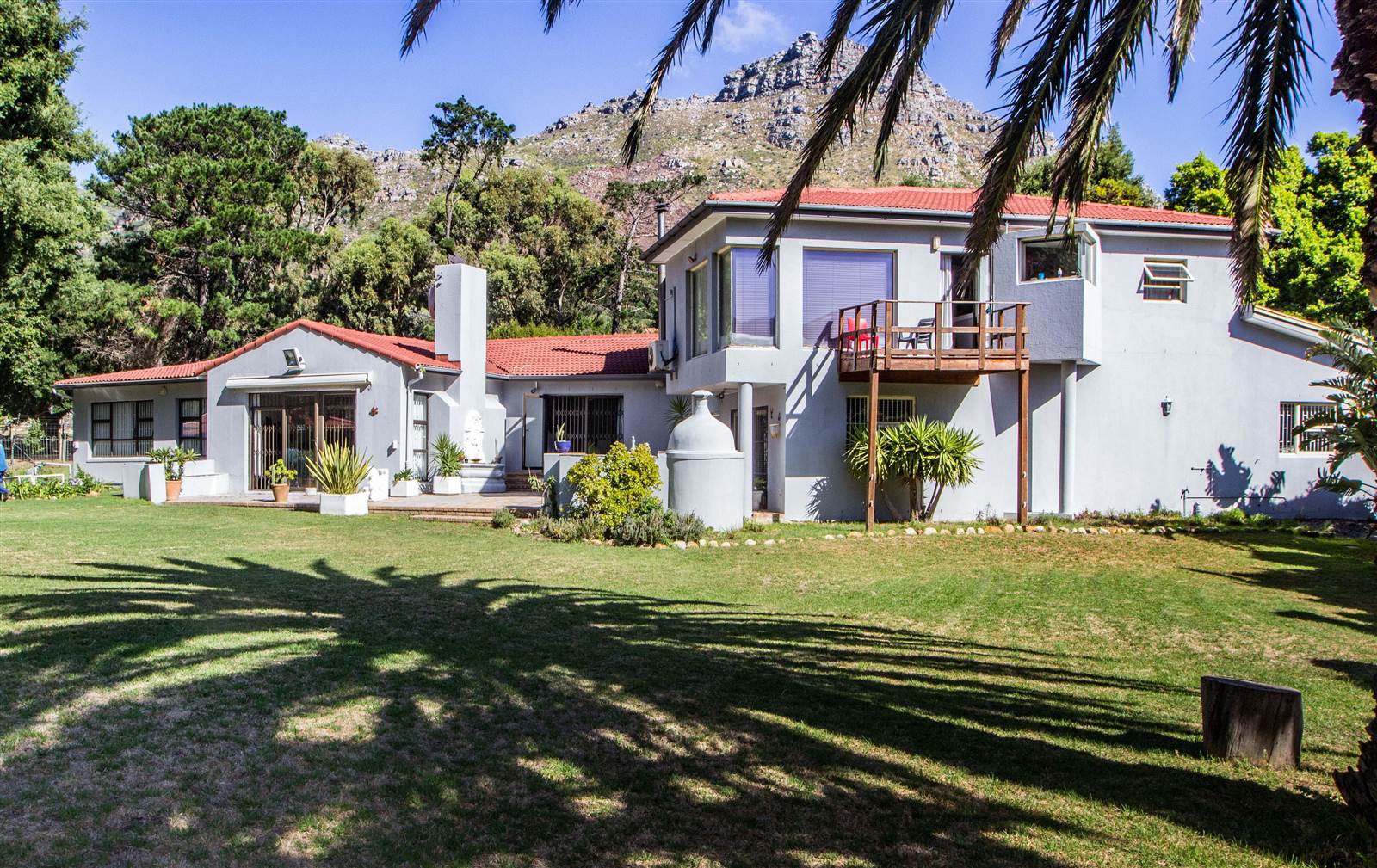 8 Bed House in Hout Bay and surrounds photo number 3
