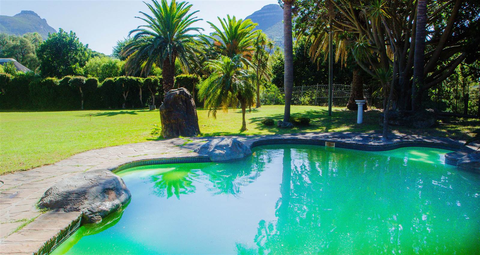 8 Bed House in Hout Bay and surrounds photo number 5