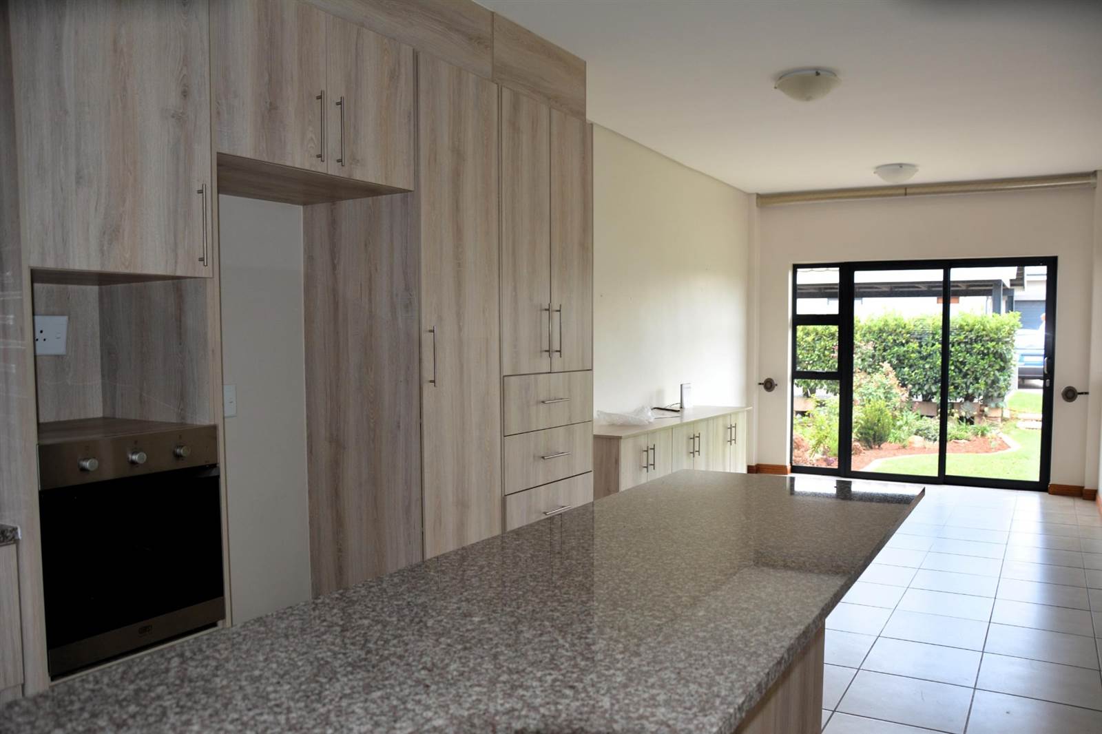 2 Bed Apartment in Eastland Mature Lifestyle Estate photo number 3