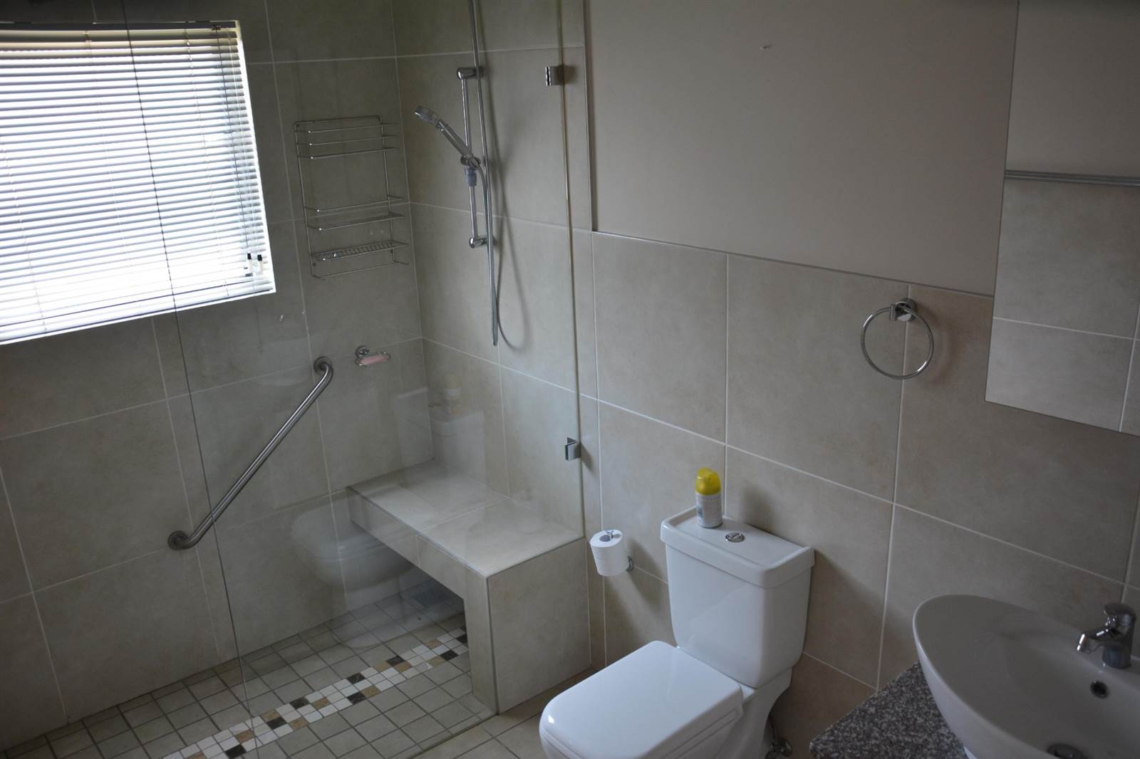 2 Bed Apartment in Eastland Mature Lifestyle Estate photo number 9