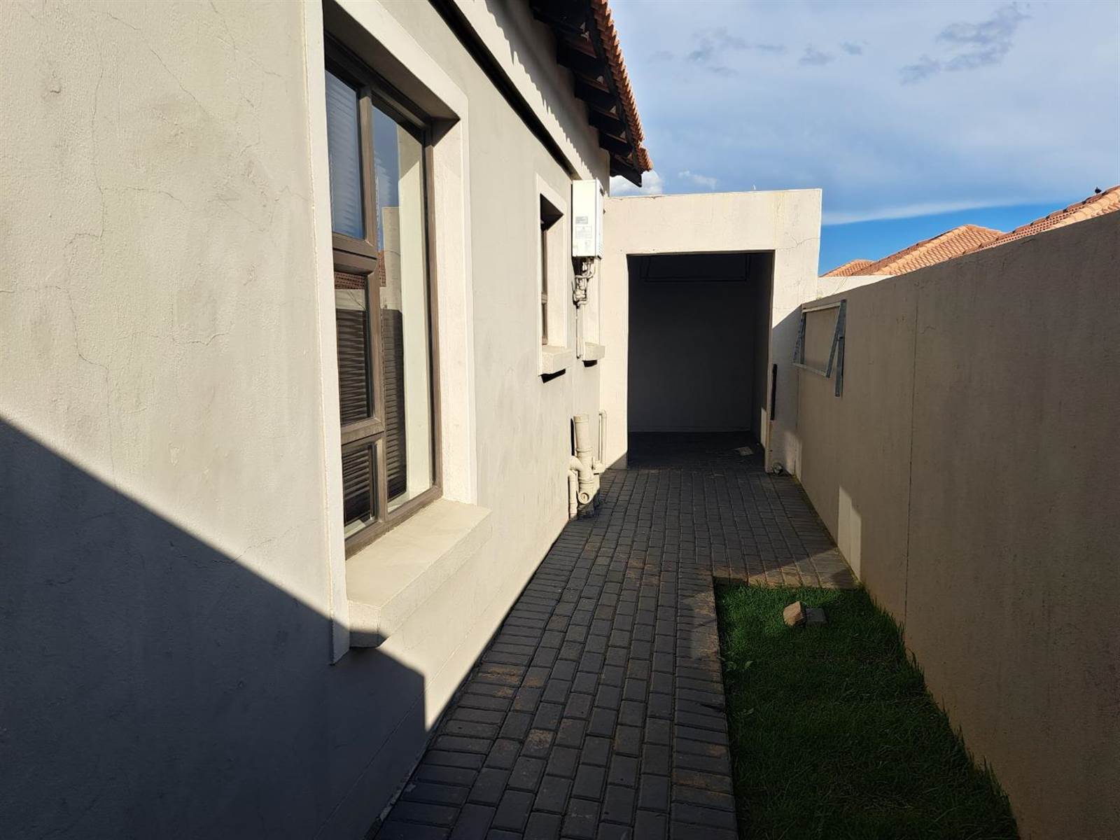 2 Bed Townhouse in Trichardt photo number 15