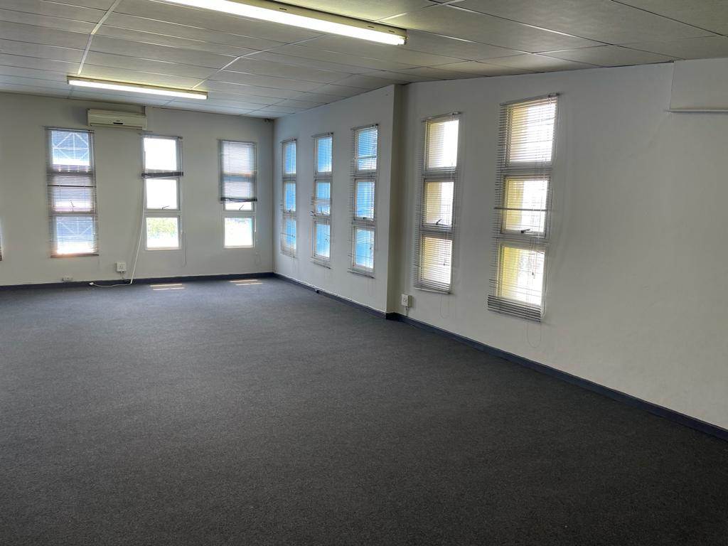 550  m² Commercial space in Halfway House photo number 24