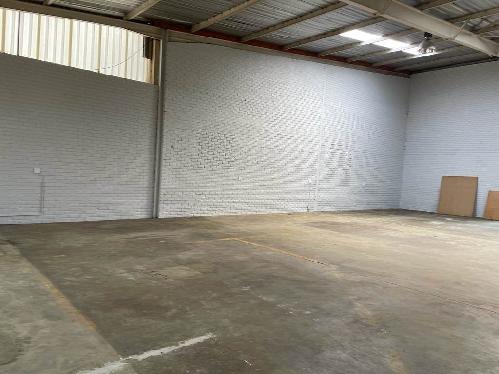 550  m² Commercial space in Halfway House photo number 21
