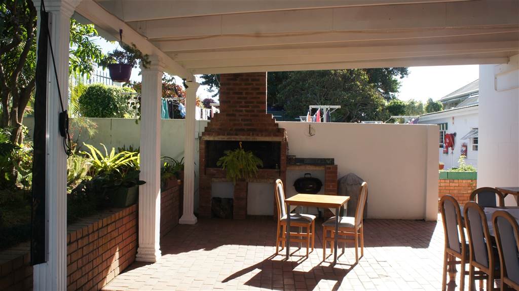 1 Bed Apartment in Scottburgh Central photo number 13