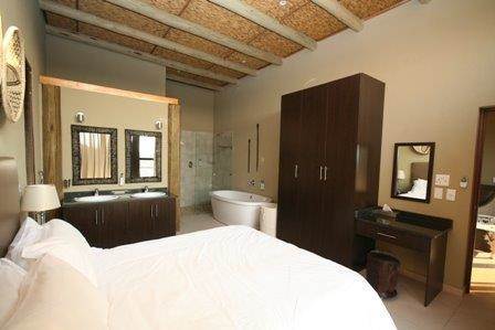 4 Bed House in Hectorspruit photo number 9