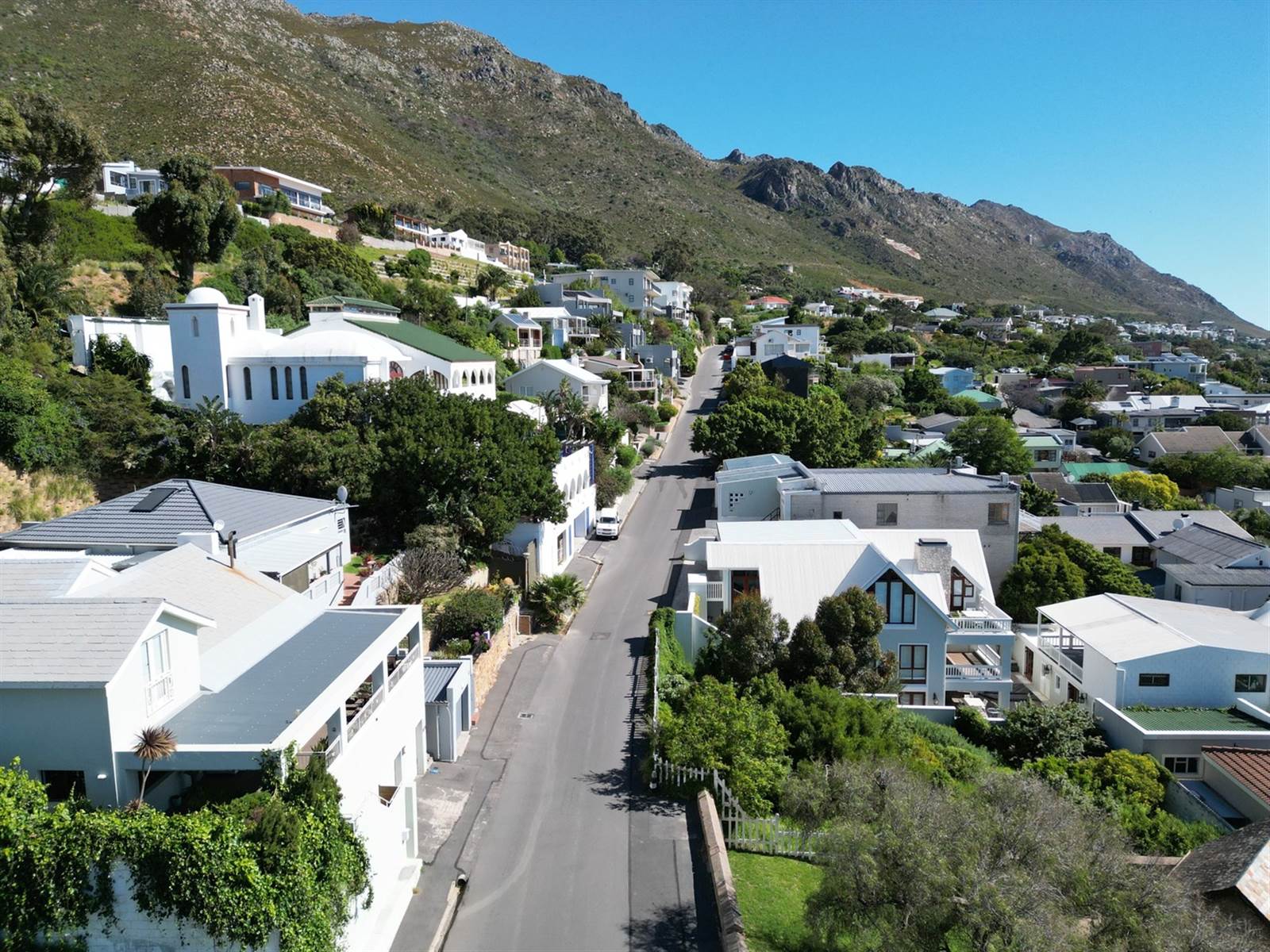 375 m² Land available in Gordons Bay Central photo number 1